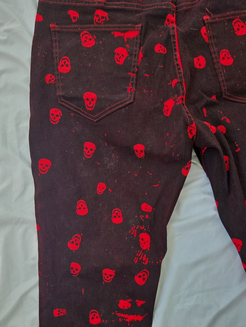 Men's Black Jeans With Multiple Bright Red Skull Graphics All Over Front&Back. - Picture 11 of 16